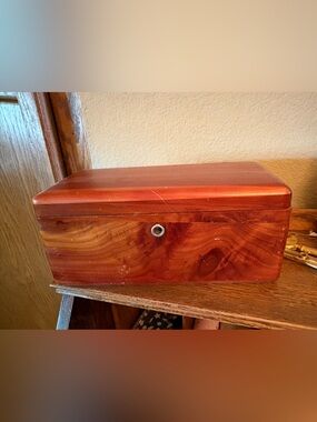 Vintage Lane Cedar Chest Sample Box 9x4x4